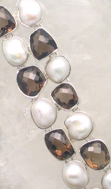 IGB BR-042 SQ PL  (Smoky Quartz and Pearl)