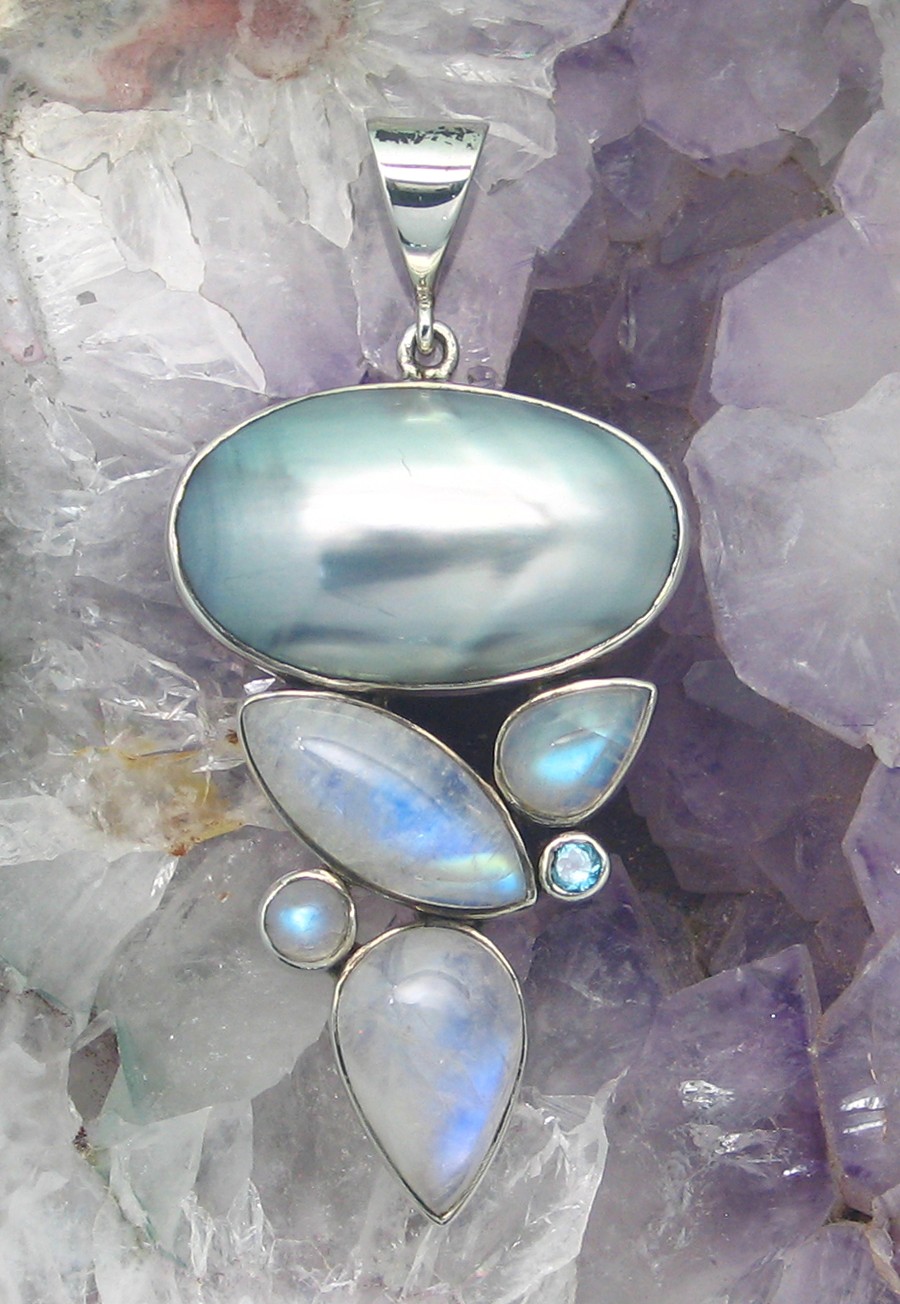 IGB P-5208 MLT  (Mabe Pearl, Rainbow Moonstone and Blue Topaz)