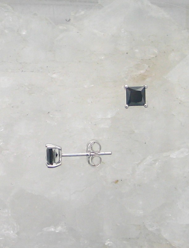 LA ER-702 BKCZ  5mm Square Black CZ    