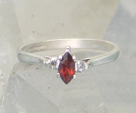 SSJ R-195 GA CZ  (Garnet & CZ)     